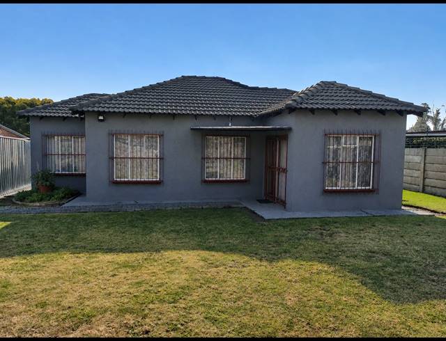 3 BEDROOM HOUSE FOR SALE IN RIVERSDALE